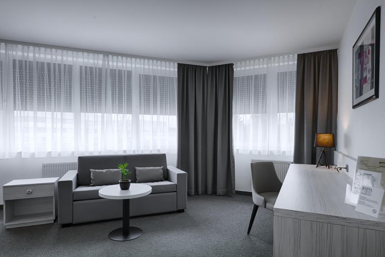 Hotel Townhouse Dahlewitz  Ngoại thất bức ảnh